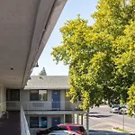 Motel 6-Reno, Nv - Virginia Plumb